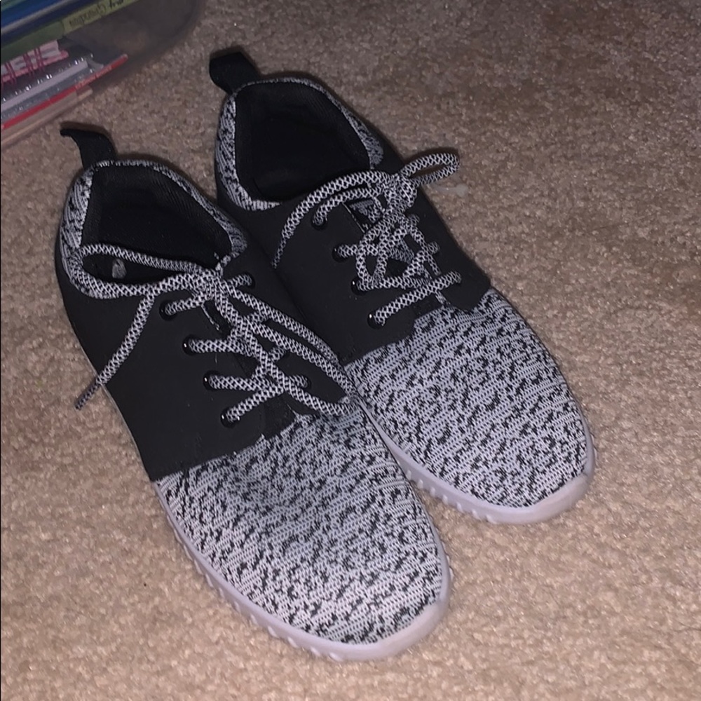 Madden girl sneakers